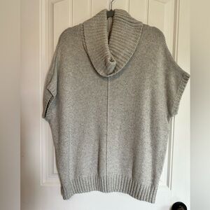 Old Navy Women’s M-L Sweater